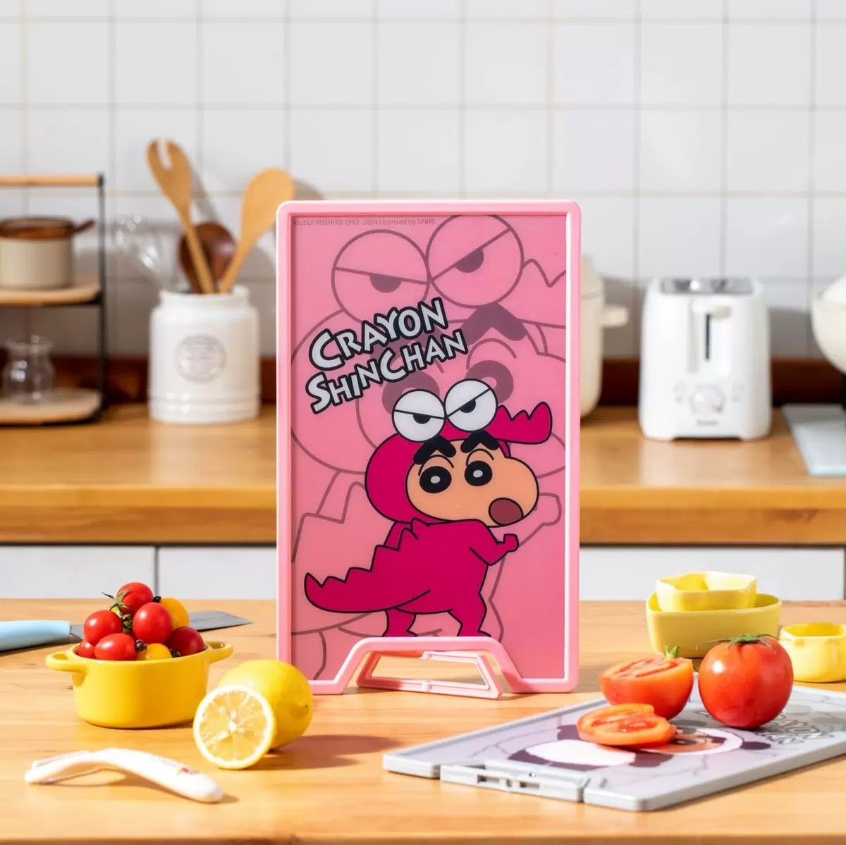 Crayon Shin-chan Fun Stand-Up Cutting Board