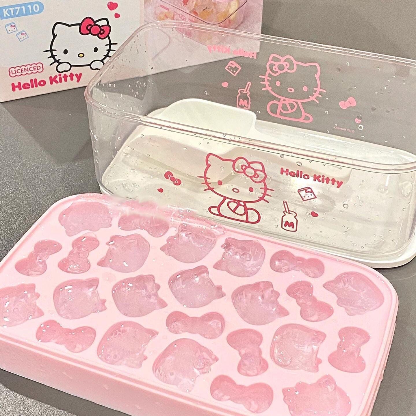 Hello Kitty Fun Ice Cube Tray & Storage Box Set (with Lid & Scoop)