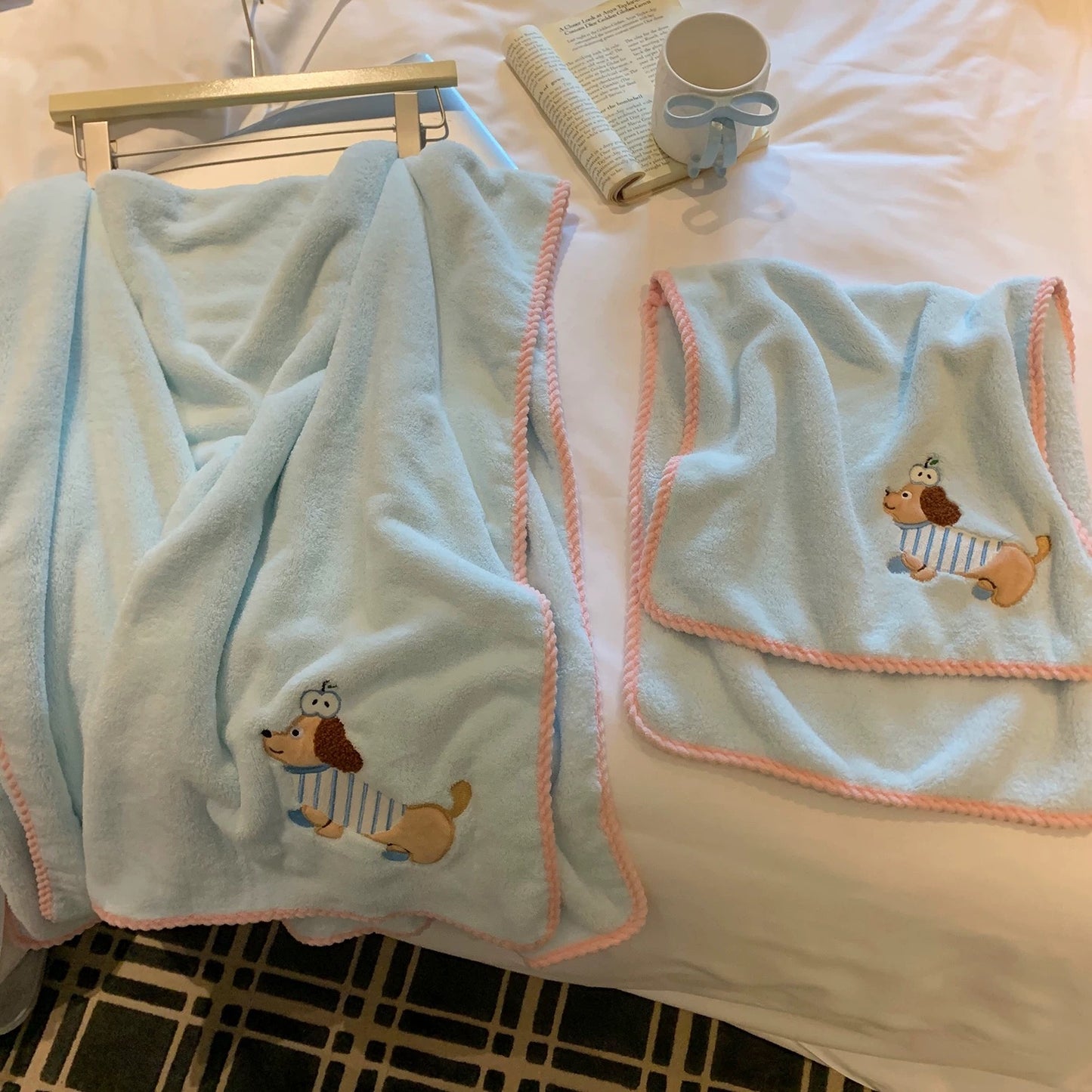 Peaceful Puppy Coral Fleece Bath Towel 3-Piece Set