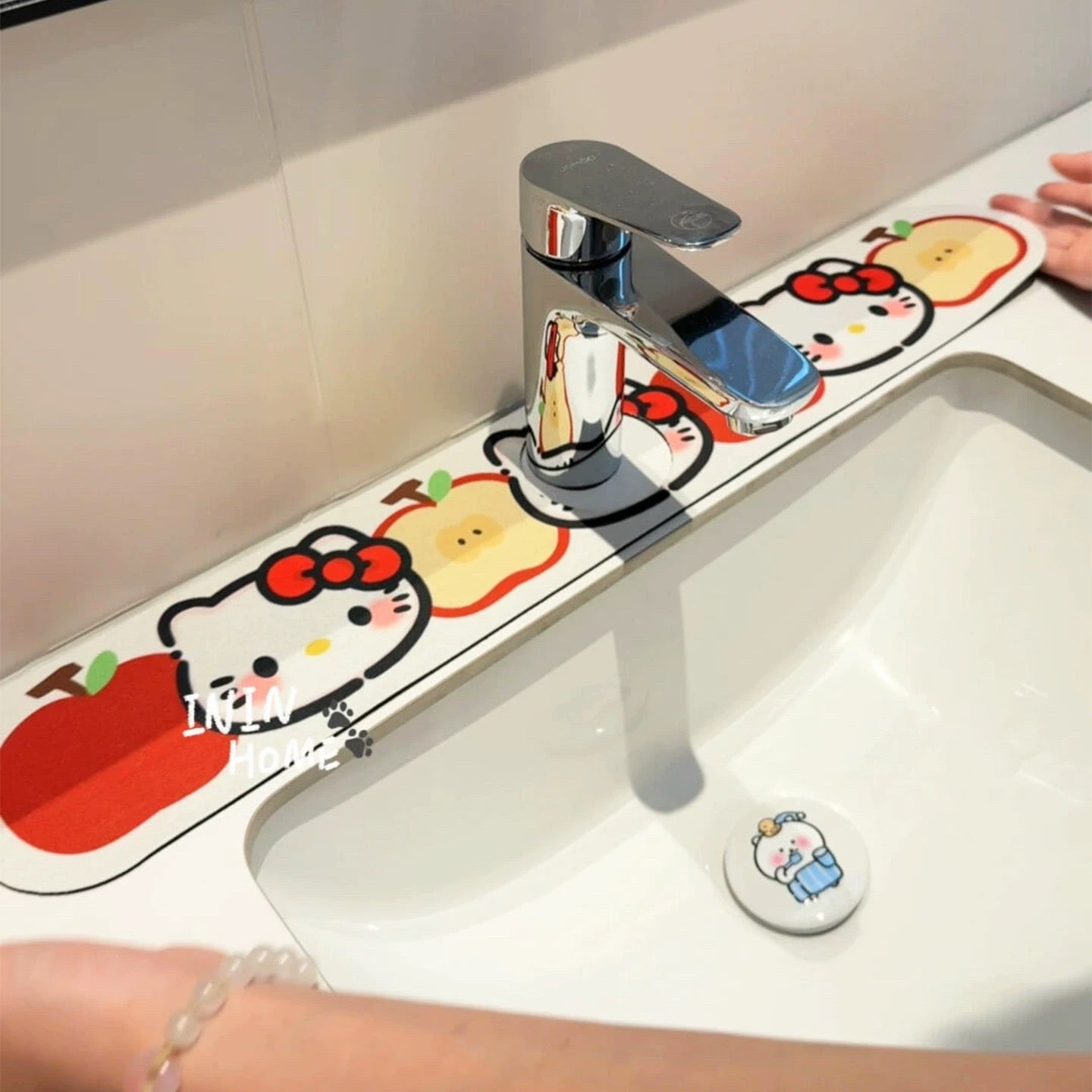Hello Kitty Apple Faucet Water-Absorbing Mat