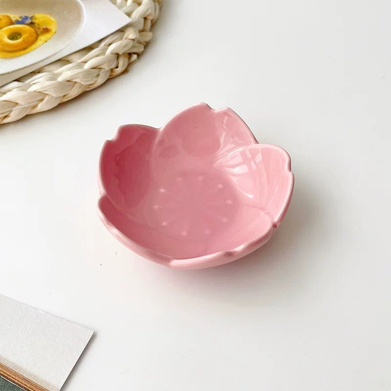 Creative Plum Blossom Ceramic Sauce Dish