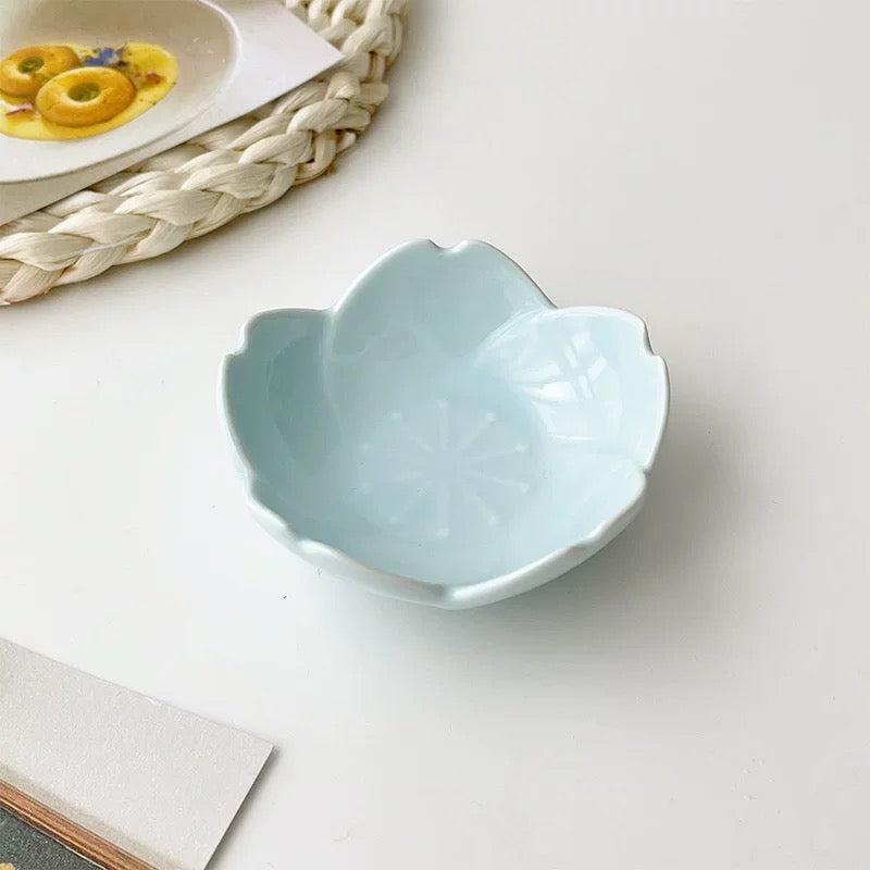 Creative Plum Blossom Ceramic Sauce Dish