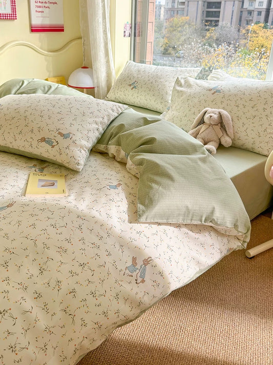 Rabbit and Floral Print 4-Piece Bedding Set