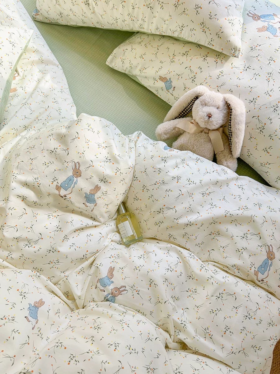 Rabbit and Floral Print 4-Piece Bedding Set