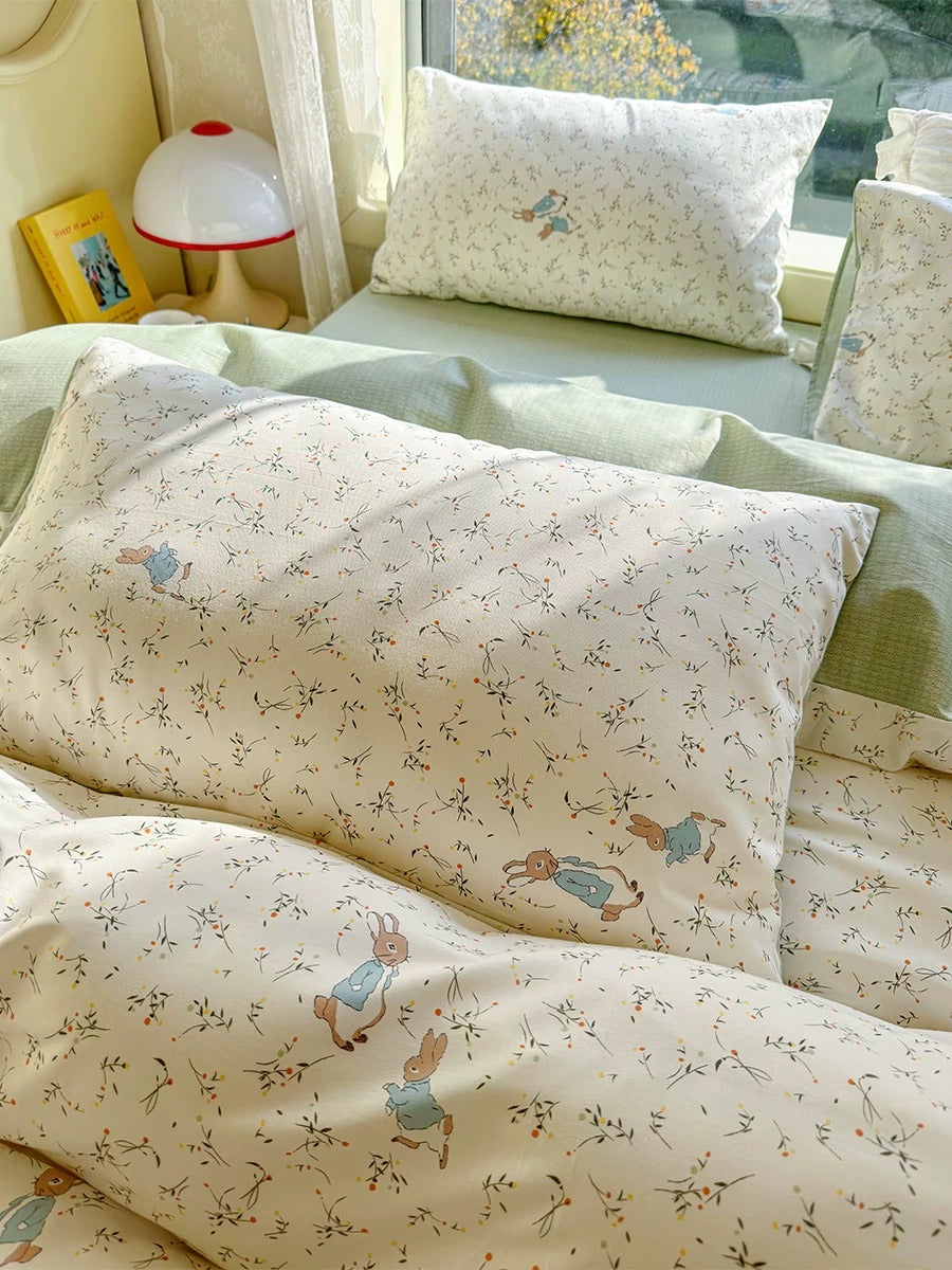 Rabbit and Floral Print 4-Piece Bedding Set