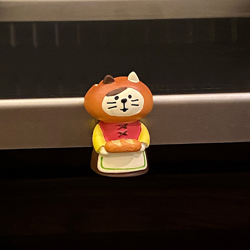 Japanese Cute Cat Refrigerator Magnet