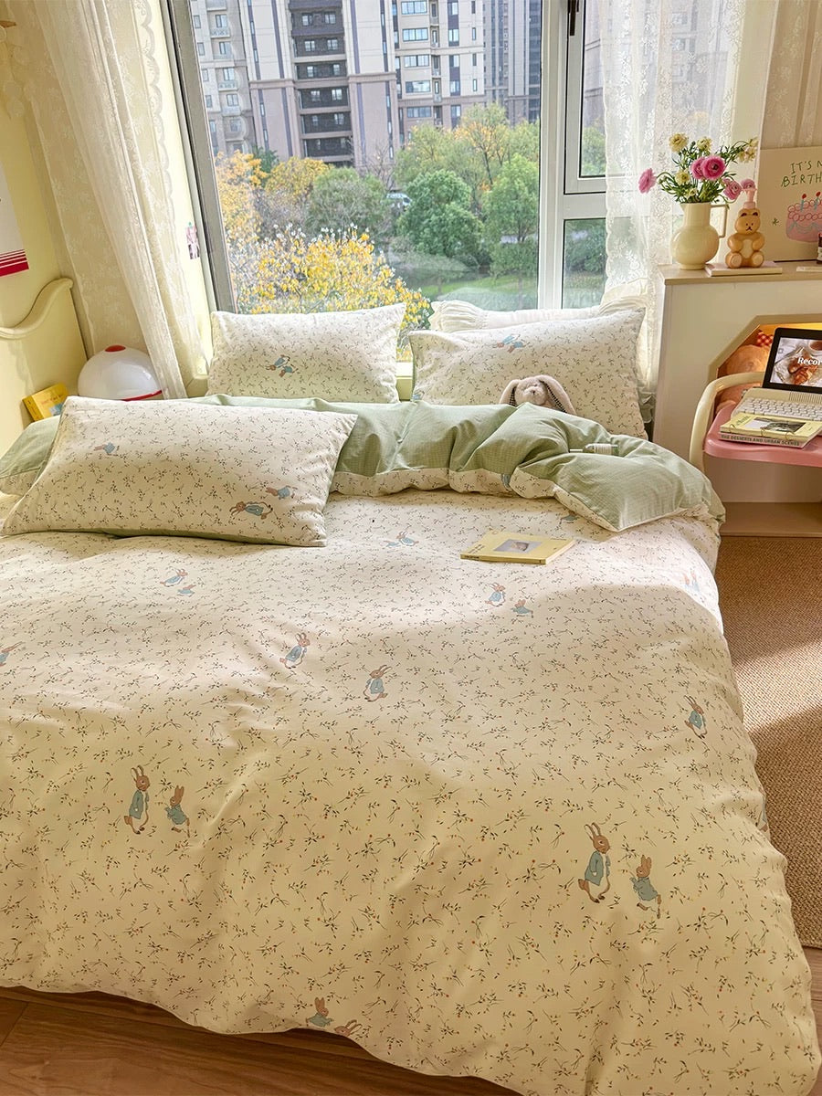 Rabbit and Floral Print 4-Piece Bedding Set