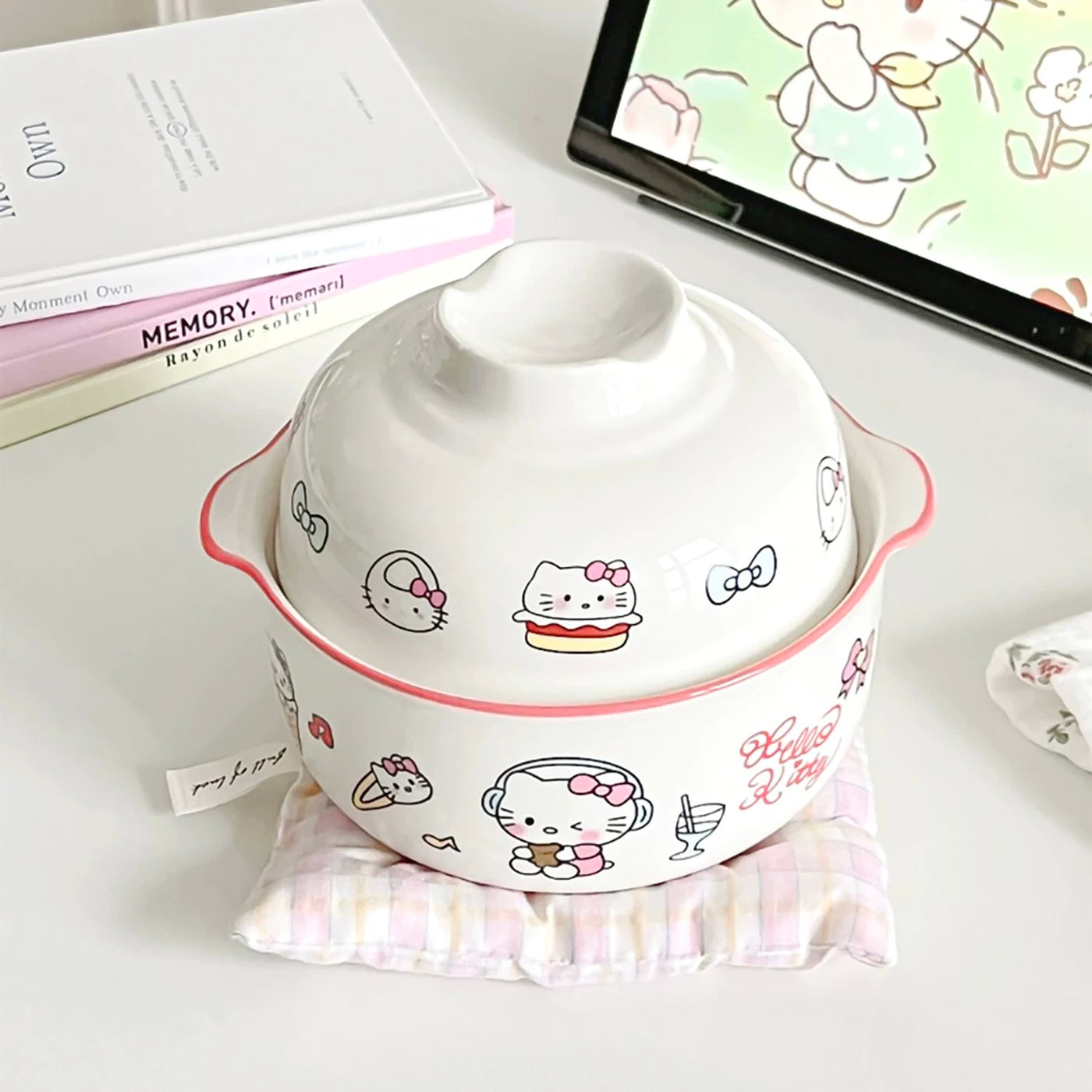 Hello Kitty Ceramic Ramen Bowl With A Lid