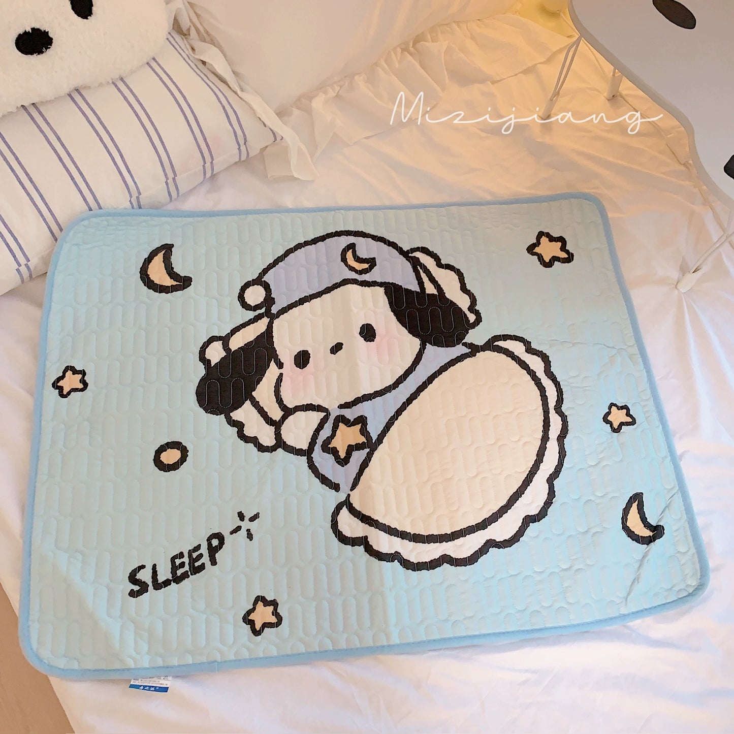 Blue Pochacco Period Mat